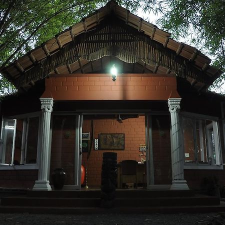 Sunbird Garden Resort Krishnagiri Ruang foto