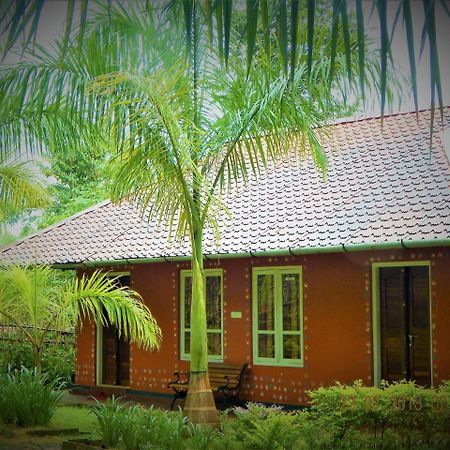 Sunbird Garden Resort Krishnagiri Bagian luar foto