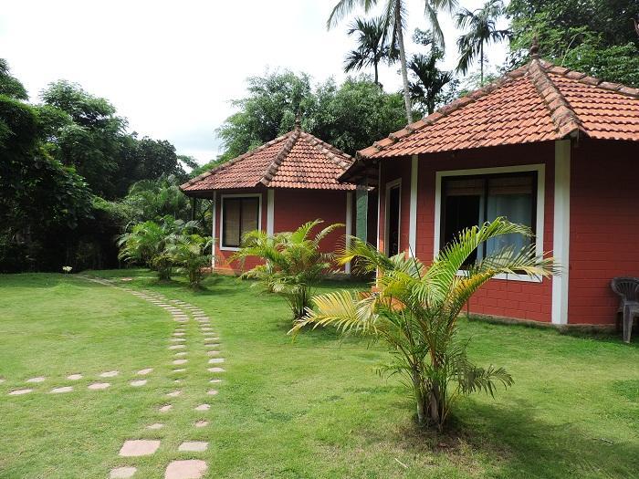 Sunbird Garden Resort Krishnagiri Bagian luar foto