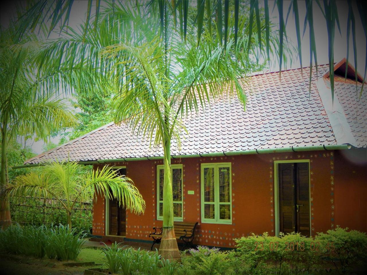 Sunbird Garden Resort Krishnagiri Bagian luar foto